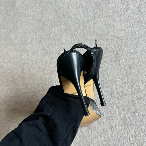 Snake print pointed toe heels - Picture 7 of 7